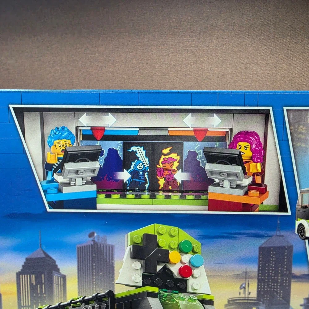 LEGO City Gaming Tournament Truck 60388 Kids Set 344pc Black Green New